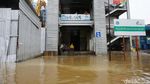 Benhil Banjir Setinggi Paha