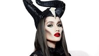 Pada momen Halloween kemarin, Cinta Laura juga menjadi perbincangan dan disebut sangat mirip dengan Angelina Jolie saat tampil dengan riasan Maleficent. Dok. Instagram/claurakiehl  