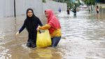 Benhil Banjir Setinggi Paha