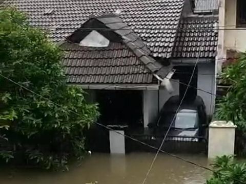 Kisah Subuh Kelam Warga Ciledug Diterjang Banjir