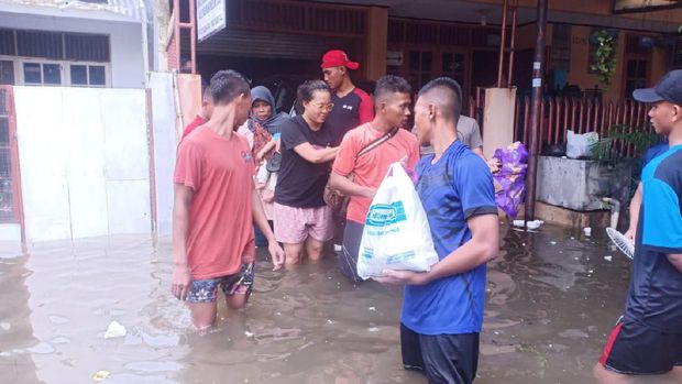Kisah Subuh Kelam Warga Ciledug Diterjang Banjir