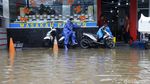 Benhil Banjir Setinggi Paha