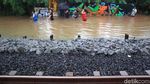 KRL Serpong-Tanah Abang Stop Beroperasi Karena Rel Tergenang