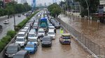Potret Banjir yang Rendam Tol Kebon Jeruk