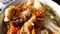 Pencinta kikil bakal puas banget karena potongan kikil yang panjang dan empuk ini. Mie kocok makin mantap enaknya. Foto : Instagram @harrysuwarna