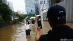 Petaka Awal Tahun: Banjir di Ibu Kota, Corona-Ancaman Perang Dunia