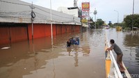 Banjir merendam kawasan Grogol, Jakarta Barat.