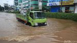 Potret Banjir di Jalan Perjuangan Kebon Jeruk