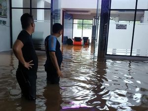 Banjir Terjang Rutan Depok, 40 Napi Wanita Dievakuasi