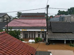 Perumahan Puri Kartika Baru Ciledug Banjir, Air Hampir Rendam Atap