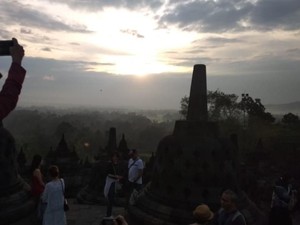Fakta: Pengunjung Wisata Sunrise di Candi Borobudur Didominasi Bule
