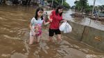 Potret Banjir di Jalan Boulevard Barat Kelapa Gading