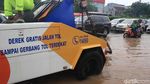 Motor Masuk Jalan Tol Kebon Jeruk