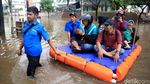 Penampakan Kawasan Kemang yang Masih Terendam Banjir