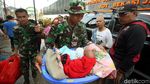 Balita dan Anak-anak Dievakuasi dari Kepungan Banjir di Bekasi