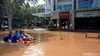 Rincian jumlah korban meninggal yaitu DKI Jakarta 8, Kota Bekasi 1, Kota Depok 3, Kota Bogor 1, Kabupaten Bogor 1, Kota Tangerang 1, dan Tangerang Selatan 1. Penyebabnya mulai dari akibat tenggelam hingga tersengat listrik.