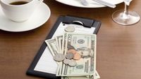 Tahun Baru, Pelayan Restoran Ini Dapat Uang Tip Rp 28 Juta