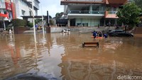  Kemang merupakan salah satu kawasan yang terendam banjir usai hujan mengguyur kawasan Jakarta sejak beberapa hari lalu.
