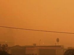 Fenomena Langit Merah Darah di Australia