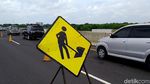Penampakan Jalan Tol Pemalang-Batang yang Berlubang