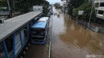 TransJakarta Tetap Beroperasi saat Banjir