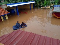 Menyedihkan! 5 Kisah Kelaparan Para Korban yang Terjebak Banjir