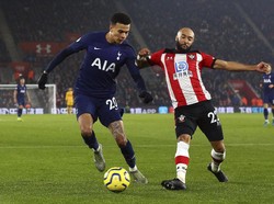 Delle Ali mengontrol bola. Mark Kerton/PA via AP.