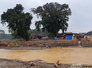 Warga 2 Desa yang Terisolasi Akibat Banjir di Lebak Butuh Makanan Matang