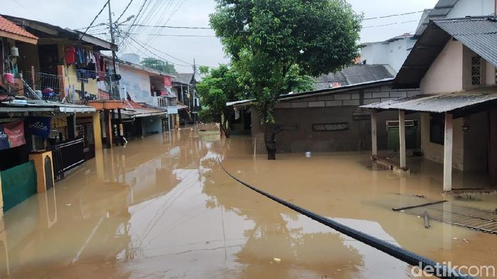 Foto: Banjir Rawajati Pancoran Jakarta Selatan, 2 Januari 2019. (Wilda Hayatun Nufus/detikom) Foto: Banjir Rawajati Pancoran Jakarta Selatan, 2 Januari 2019. (Wilda Hayatun Nufus/detikom)