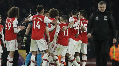 Nicolas Pepe dan Sokratis Permalukan MU di Emirates Stadium