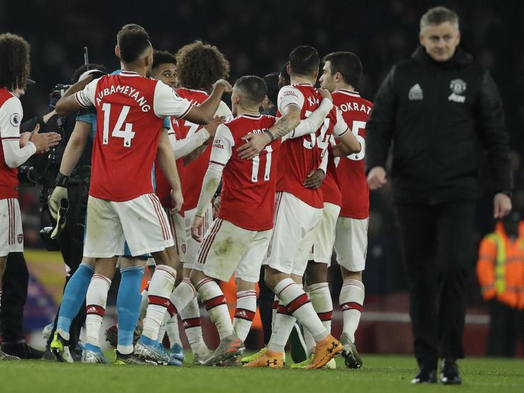 Nicolas Pepe dan Sokratis Permalukan MU di Emirates Stadium