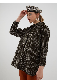 7 Outerwear yang Cocok Dipakai Musim Hujan, Hoodie Hingga Jas Hujan