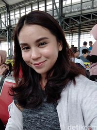 Foto kamera depan mode normal.