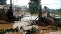 Ini lokasi tanggul yang jebol di Perumahan Puri Nusa Phala, Jati Asih, Kota Bekasi, Kamis (2/1/2019).