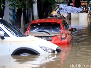 Bisnis Ritel hingga Logistik Apes Gara-gara Banjir di Jabodetabek