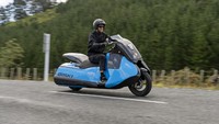 Di atas aspal bisa berlari hingga kecepatan 136 km/jam. Foto: gibbssports