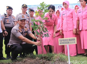 Ribuan Pohon Ditanam di Wilayah Rawan Banjir dan Longsor Madiun