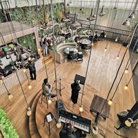 Bisa Ngopi dan Makan Enak di 5 Kafe Hits di Surabaya Ini