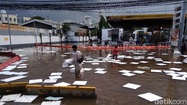 Tak Ada Korban, Penyebab Kebakaran SPBU Shell Daan Mogot Diselidiki