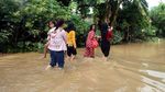 Sungai Cikeas Meluap, Perumahan di Bekasi Terendam Banjir