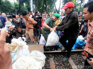 Mengingat Kembali Momen Sibuk Jokowi Hadapi Terjangan Air Bah