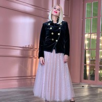 Bertahun-tahun setelah menjalani prosedur, Lera memperhatikan bahwa payudaranya telah berubah ukuran. Dia melakukan pemeriksaan tahunan di rumah sakit selama lima tahun setelah operasi, tetapi dokter tidak memperhatikan kerusakan implan. Foto: Instagram