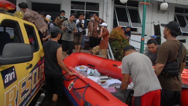 Gratis! Akte hingga Ijazah Rusak Akibat Banjir Bisa Diperbaiki di ANRI