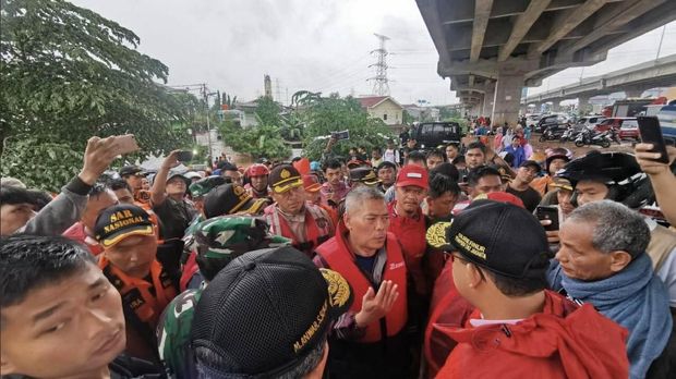 Cerita Anies: Banyak Anak Senang Main Saat Banjir