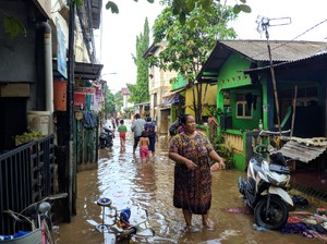 Banjir di Cipinang Melayu Jaktim Mulai Surut, Warga Masih Mengungsi
