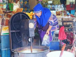Melihat Kehidupan Muslim di Thailand