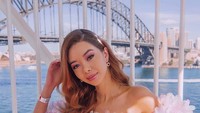 Sepanjang 2019, perempuan Australia berusia 25 tahun ini disebut The Sun sudah mendapatkan sekitar 1,1 juta dolar Australia berkat kerjaannya berkeliling dunia secara gratis. (Foto: Instagram @taramilktea)