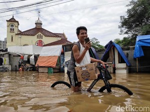 Terendam Banjir, Ini Risikonya Bila Sepeda Tak Segera Dicuci
