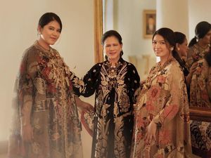 Gaya Anggun Iriana Bareng Anak dan Mantu Pakai Baju Biyan di Foto Tahun Baru