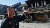 Tidak hanya membawa penumpang berkeliling saja, Tukang Becak juga nantinya akan menjelaskan beberapa destinasi wisata yang dilewatinya.